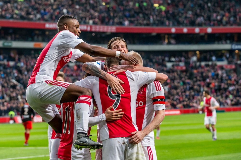 Ajax Amsterdam oder Borussia Dortmund? Ablösesummen steigen  -  Aktien mit Upside-Potenzial